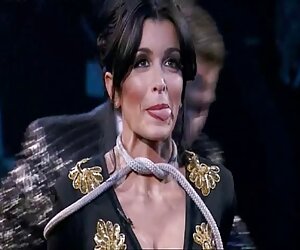 Amy onların uygulanması yıl geçirdi arabada sex porno