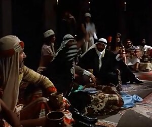 Bir ilişkide iki arapseksfilmi sıcak lanet adam