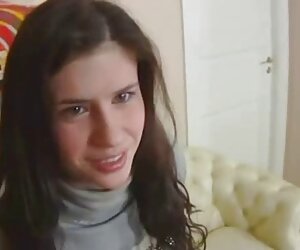 Seksi genç ile arabada sex video